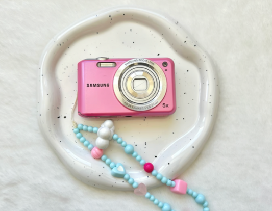 Samsung pink ES65 digital camera