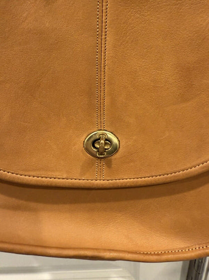 Coach Vintage Crescent Saddle Bag Nyc 9235 Saddle Tan