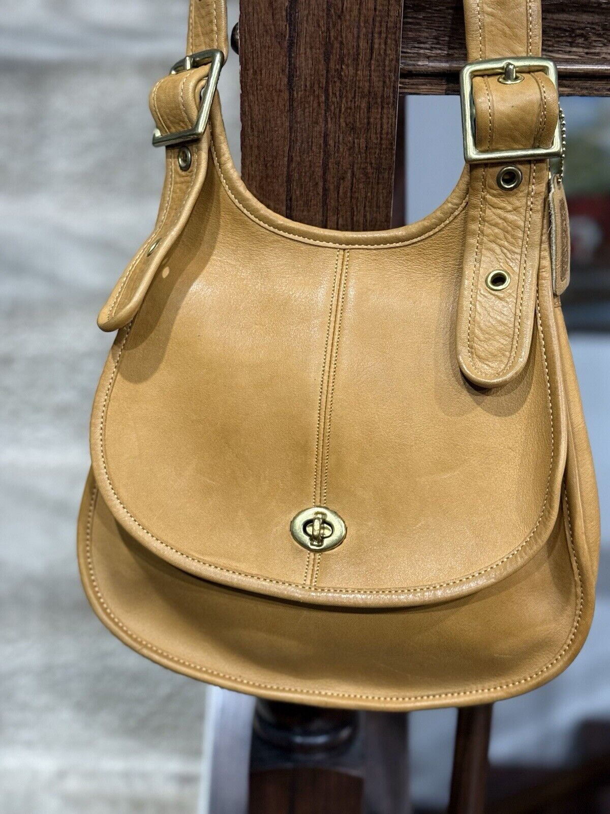 Coach Vintage Crescent Saddle Bag Nyc 9235 Saddle Tan